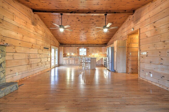 Building Photo - 13625 Horton Hwy