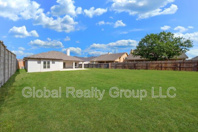 Building Photo - 2675 Fairwood Dr