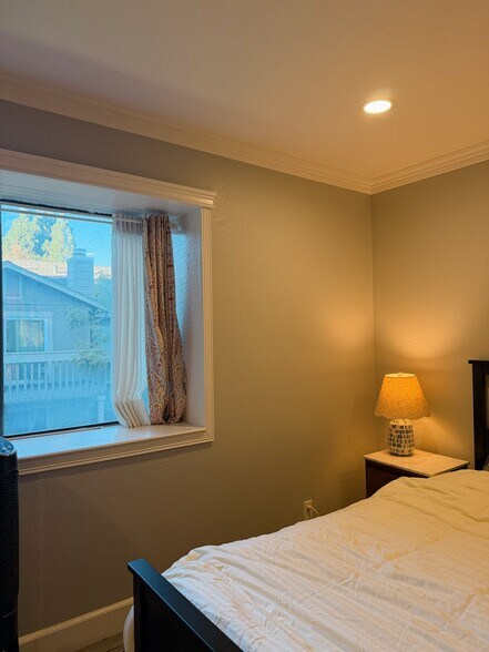 Building Photo - 34736 Tuxedo Cmn