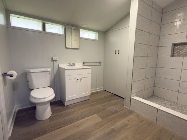 Building Photo - Charming Renovated 2 Bedroom Home with Fenced Yard – Wahiawa