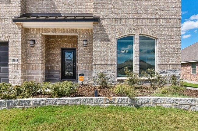 Building Photo - 7915 Gold Dr