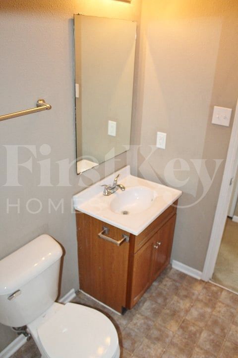 Building Photo - 920 Indigo Dr