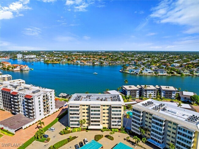 Building Photo - 3420 Gulf Shore Blvd N