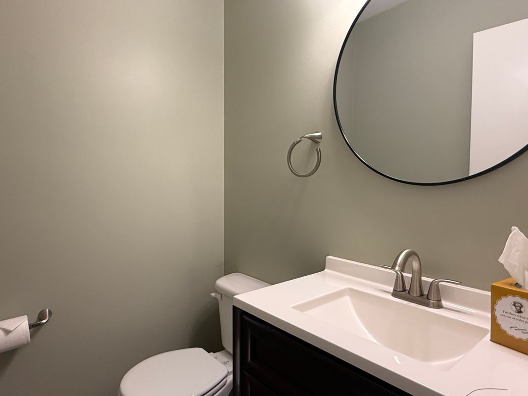 Building Photo - 82 Summer E