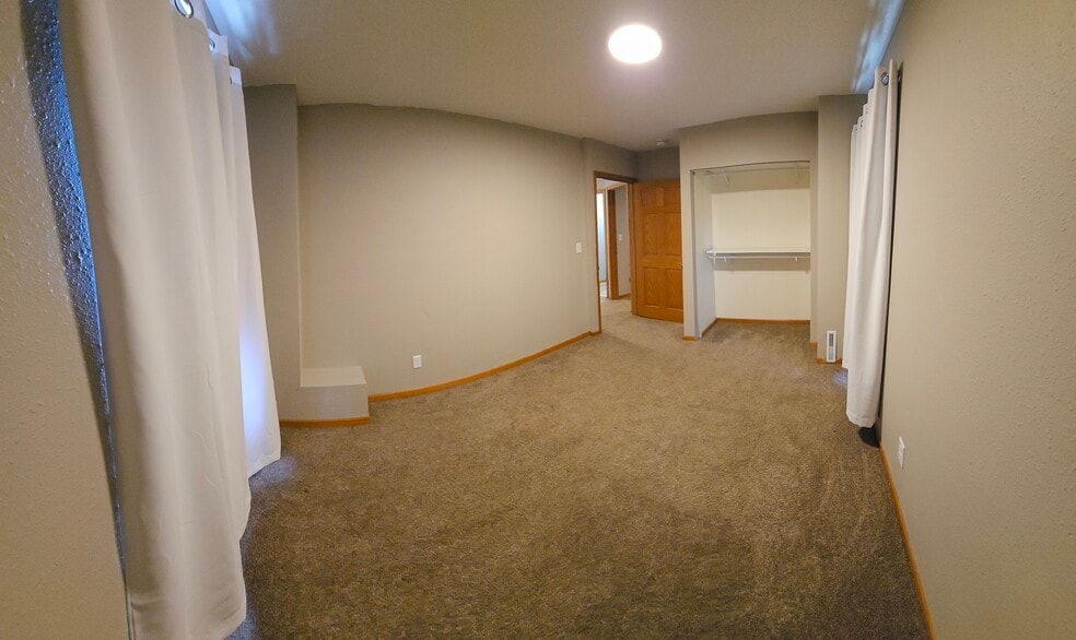 upstairs bedroom 2 - 506 Bay St