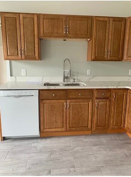 Building Photo - 91 Walnut St