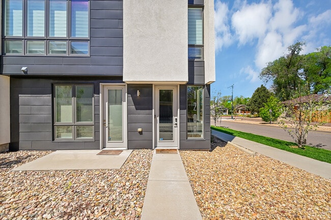 Building Photo - 1208 E Asbury Ave