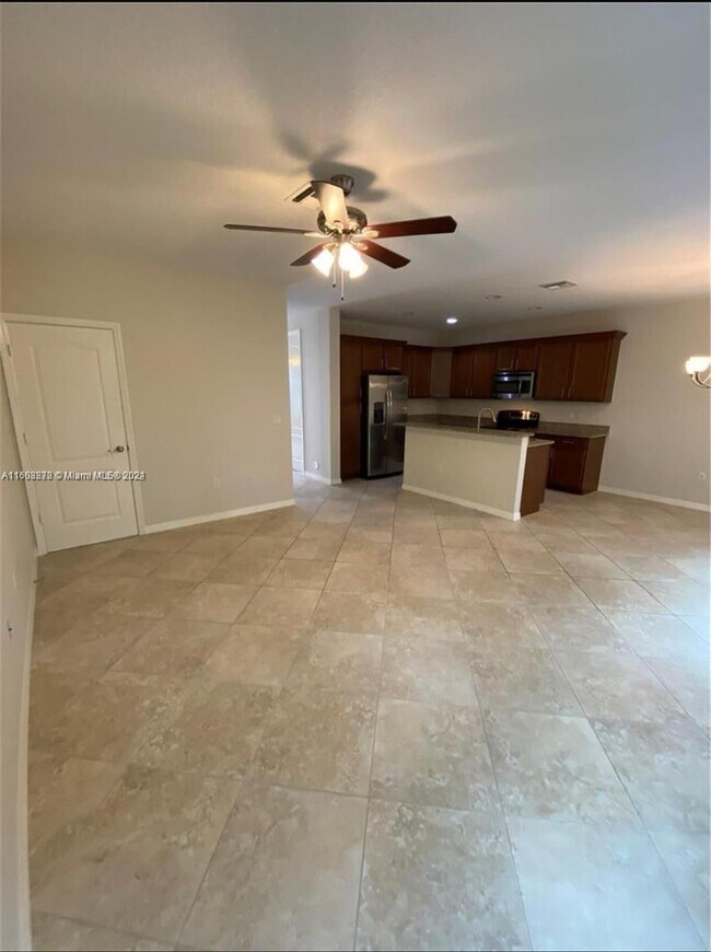 Building Photo - 5236 SW 77th Way