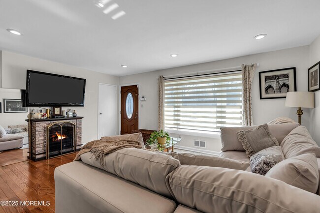 Building Photo - 709 Coral Way