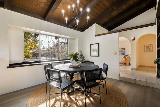 Building Photo - 1096 Corino Real Ct