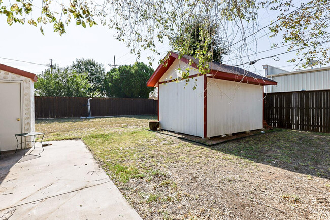 Building Photo - 2305 18th St