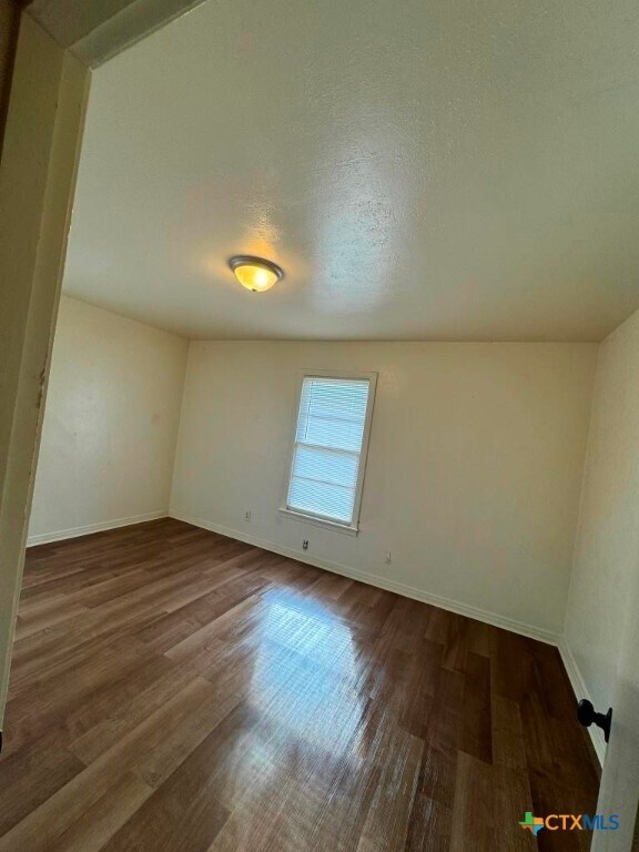 Building Photo - 1109 Estelle Ave