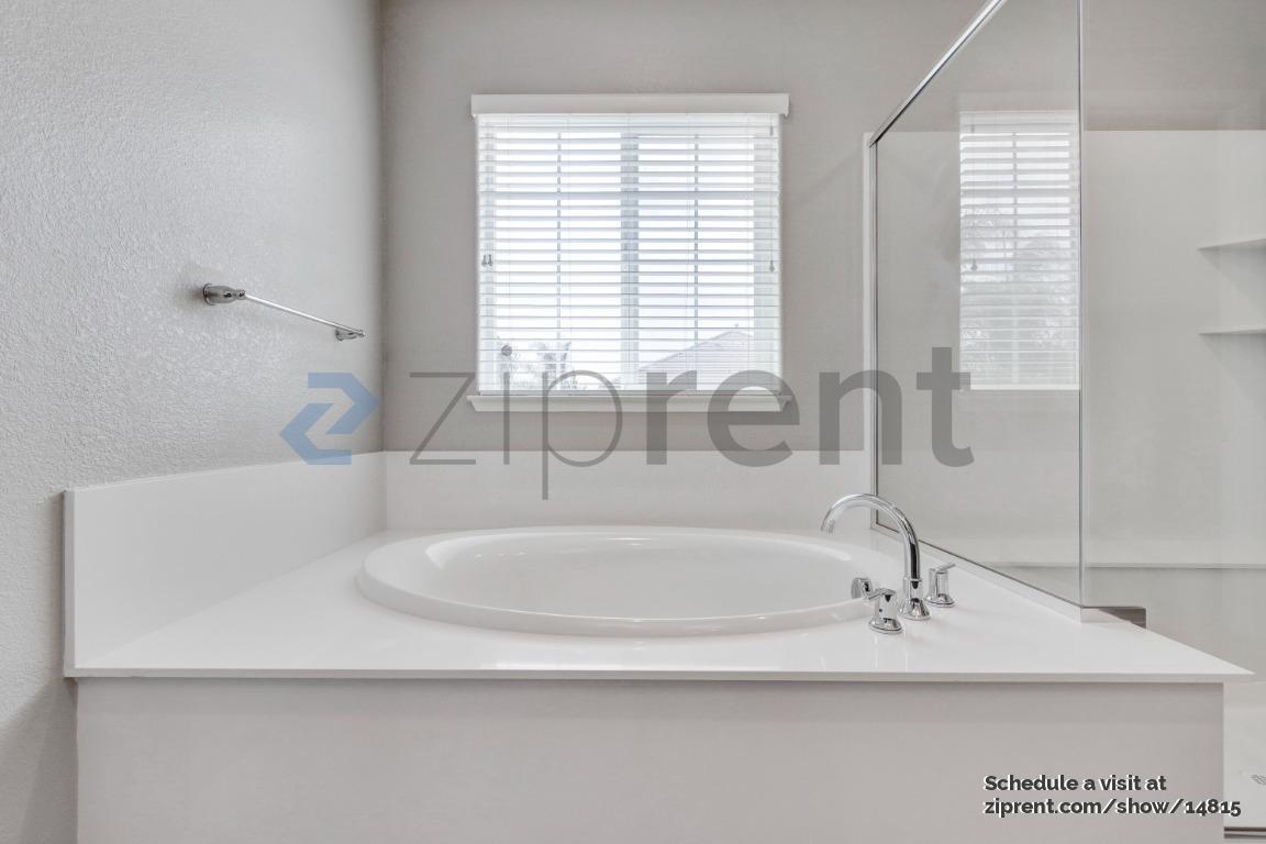 Building Photo - 529 Brinwood Way
