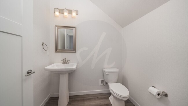 Building Photo - 5747 Villa Lorenzo Dr