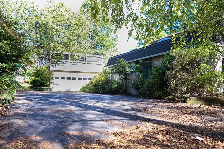 Building Photo - 2103 Laurel Brook Rd