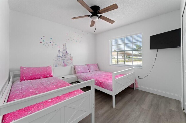 Building Photo - 5565 Loma Vista Loop