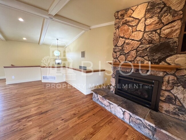 Building Photo - Corner Lot Multi-Level Home