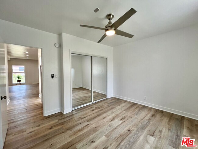 Building Photo - 1217 N Virgil Ave