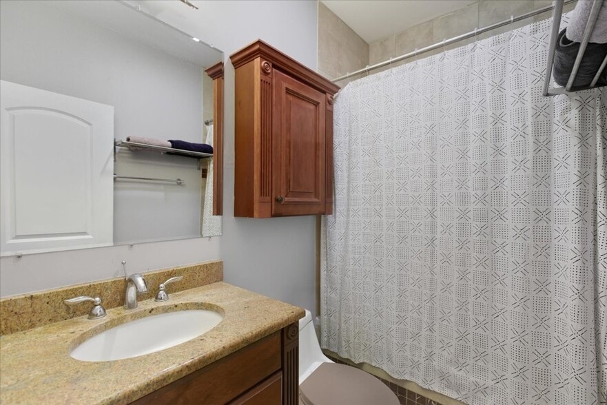 Building Photo - 1951 N Monticello Ave