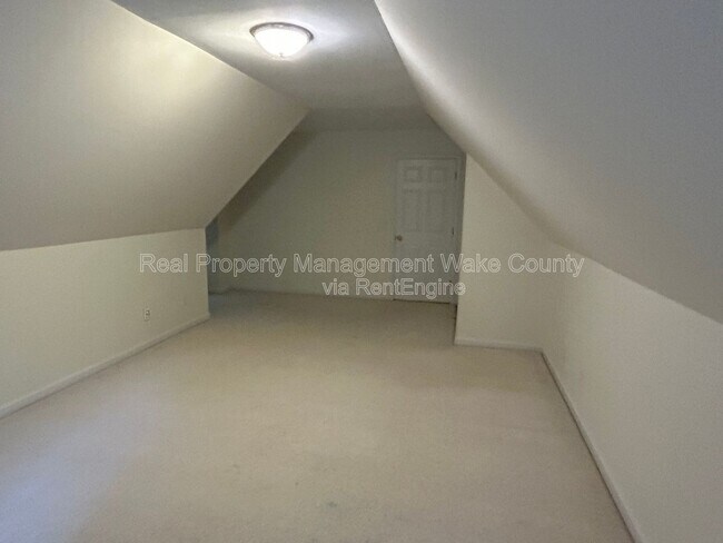 Building Photo - 106 Oak Spring Ct