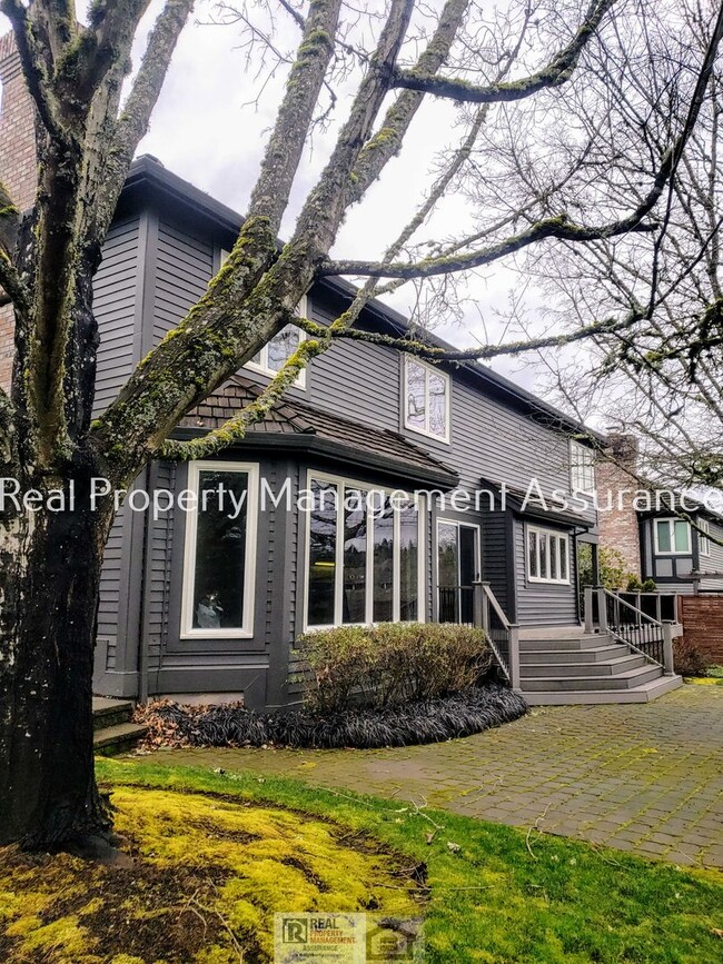 Building Photo - ** PRICE REDUCED! **Stunningly beautiful l...