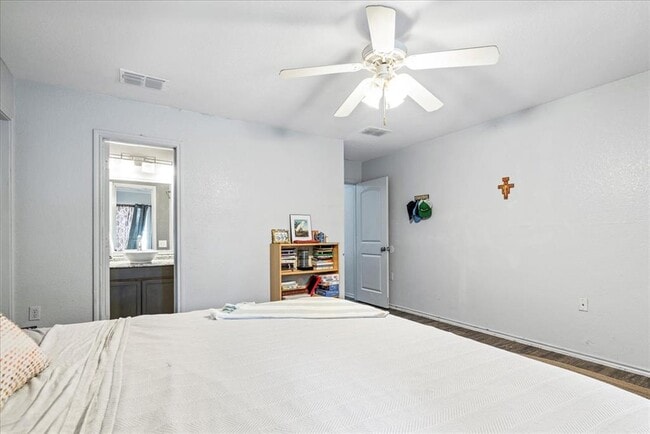 Building Photo - 7417 Elk Pass Dr