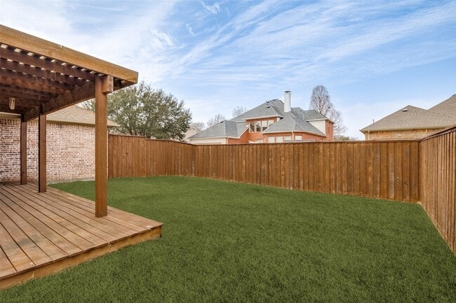 Building Photo - 917 Ozark Dr