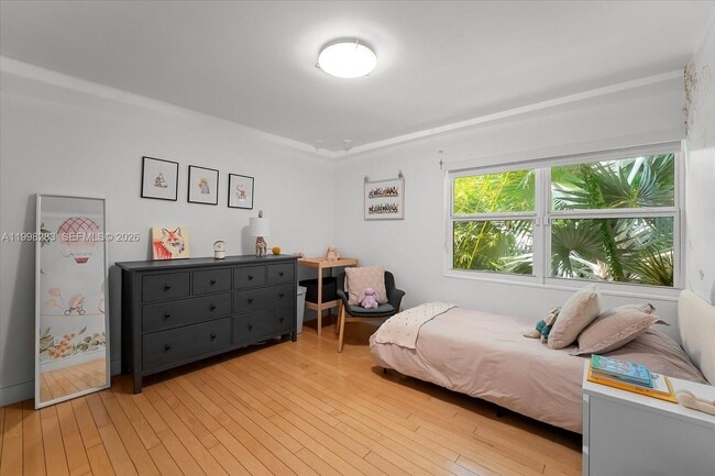 Building Photo - 2721 SW 22nd Ave