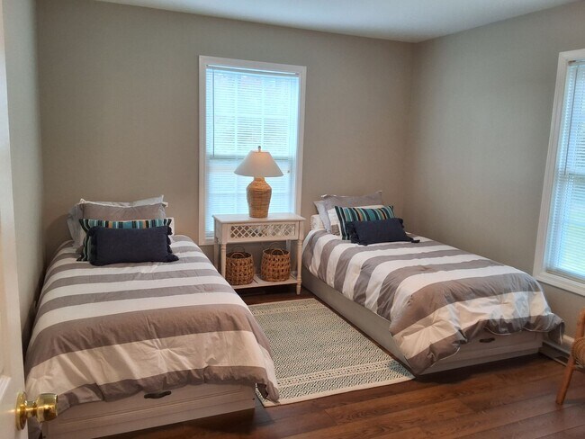 Building Photo - Knoxville 37914 - FULLY FURNISHED! 3 bedroom, 2 bath home - SHORT TERM LEASE AVAILABLE - Contact ...