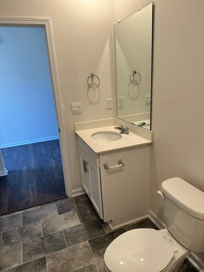 Building Photo - Gourgeous Brand New 4 bedroom Home near La...