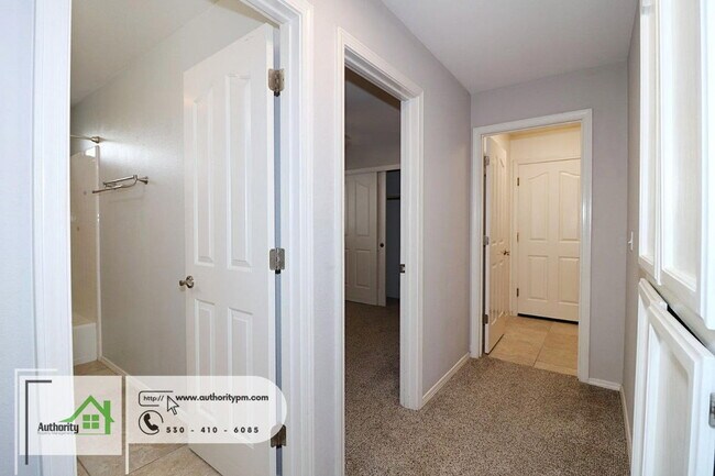 Building Photo - 2378 Castlewood Dr
