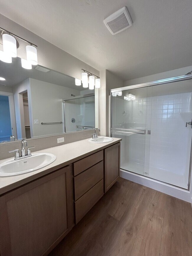 Building Photo - Brand New Home 3 Bedroom Home In Star!