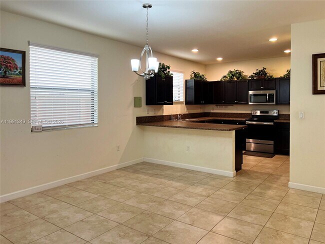 Building Photo - 422 SE 34th Terrace