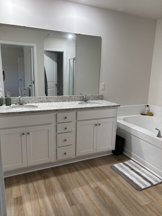 Building Photo - 49 Hydrangea Ln