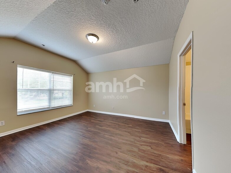 Building Photo - 9705 Bennington Chase Dr
