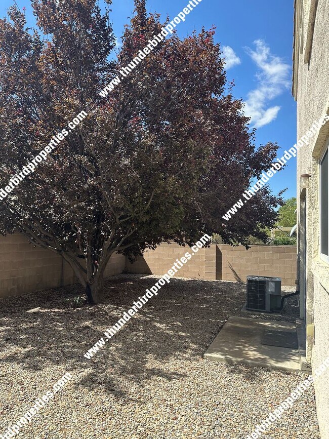 Building Photo - $500 off first months rent!!  Gated community near the base with refrigerated air