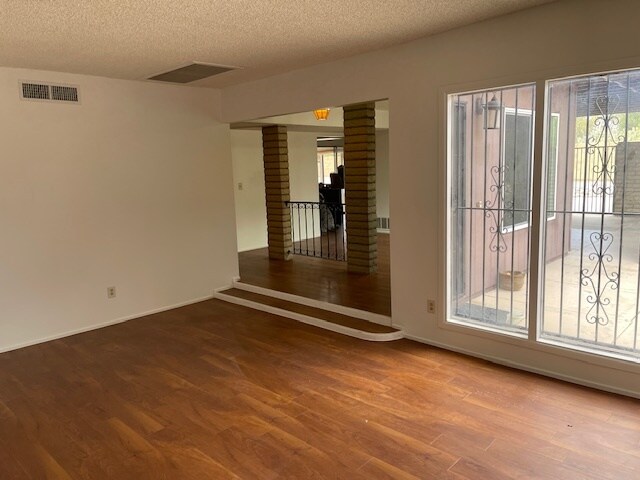 Building Photo - 8001 N El Tovar Pl