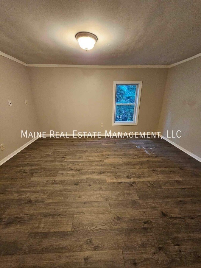 Building Photo - 19 Balsam Ln