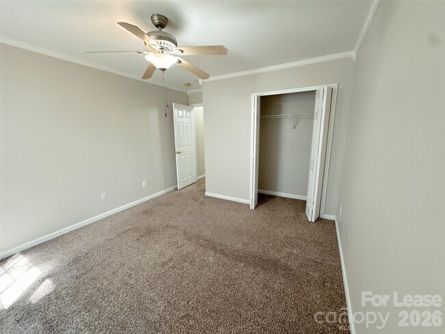 Building Photo - 7629 Abigail Glen Dr