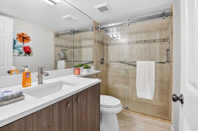 Building Photo - 75 Venetian Dr