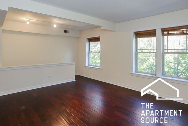 Building Photo - 3808 N Sheffield Ave