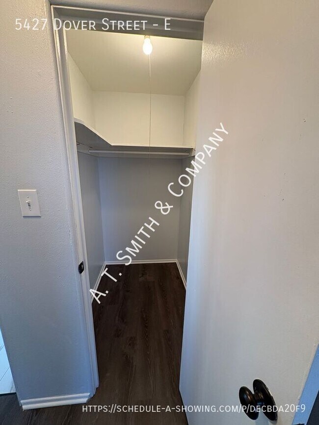 Building Photo - 5427 Dover St