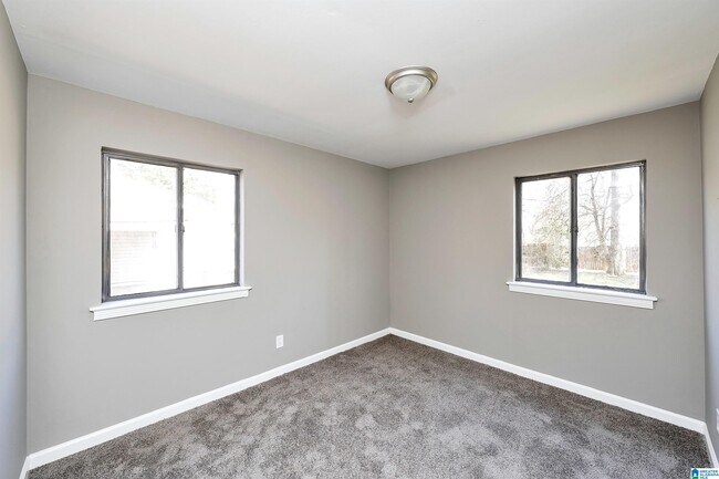 Building Photo - 212 Woodward Dr
