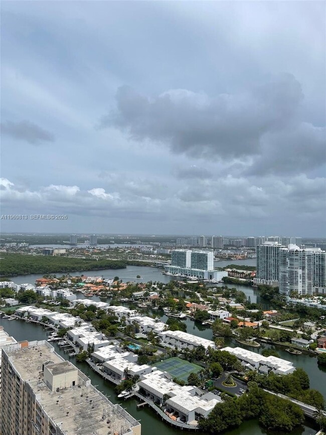 Building Photo - 15901 Collins Ave