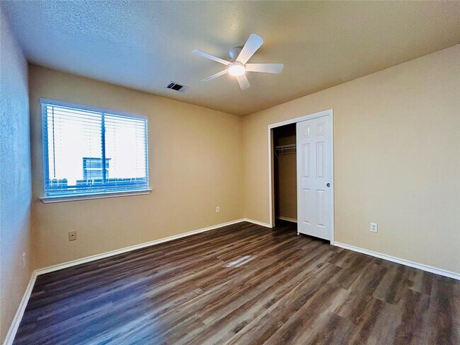 Building Photo - 1212 Sleepytime Trail