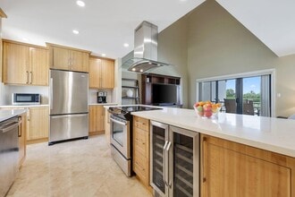 Building Photo - 800 Greensward Ct