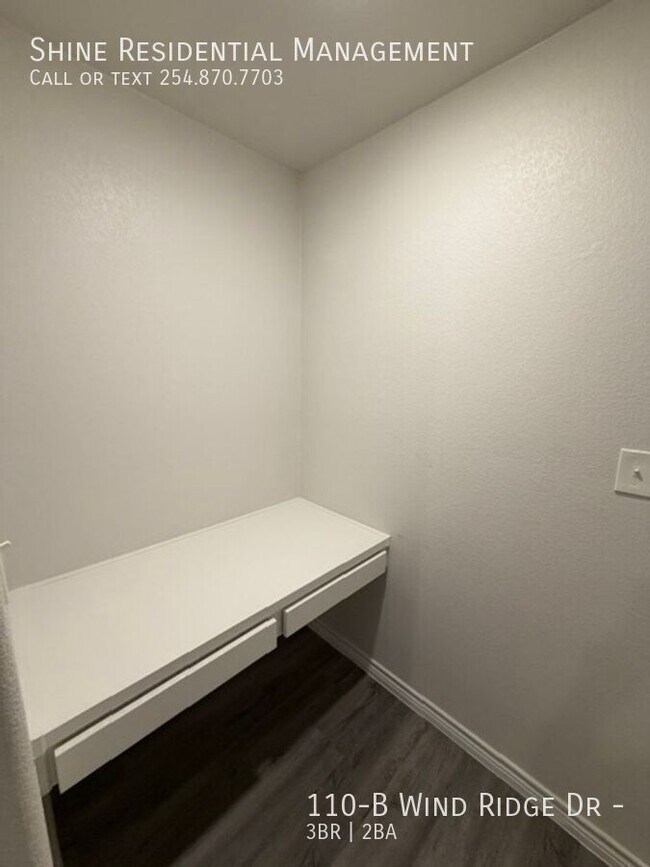 Building Photo - 110-B Wind Ridge Dr --