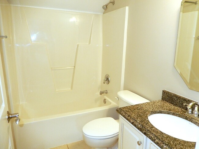 Building Photo - 10612 River Forest Dr