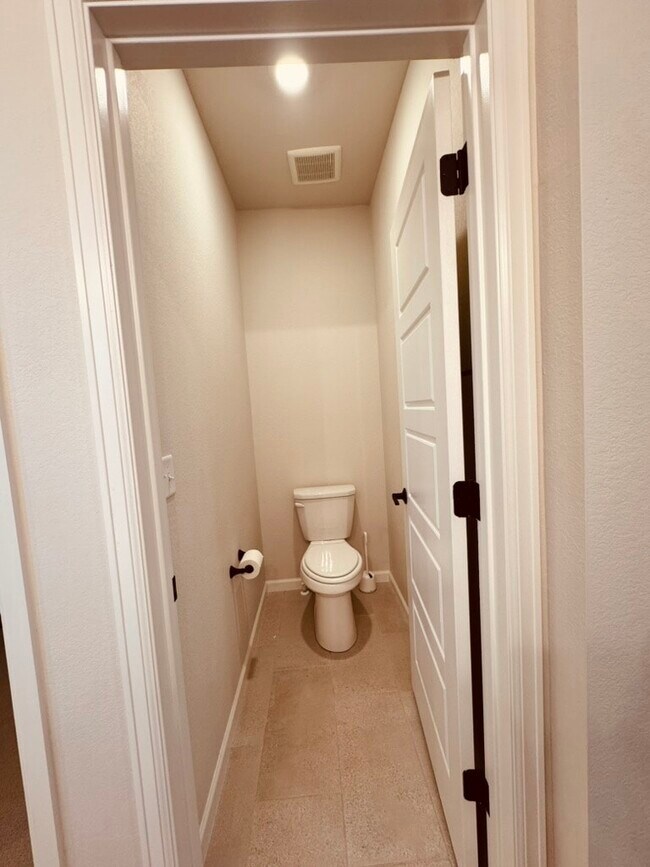 Building Photo - 6944 Hidden Cv Ct