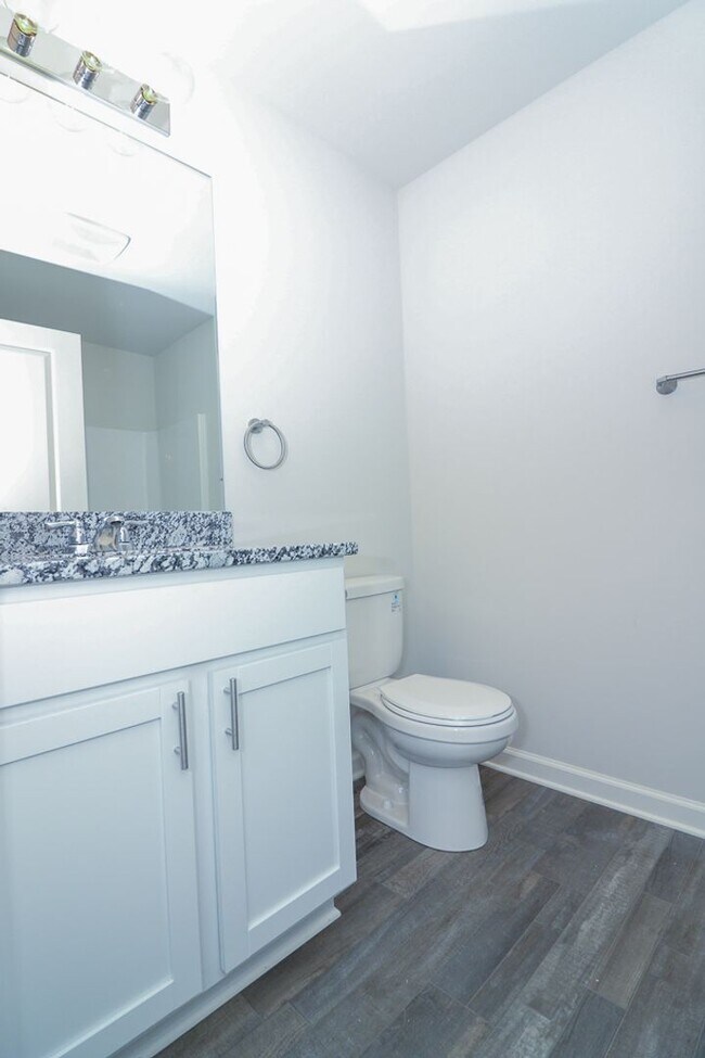Building Photo - 132 Elegance Wy